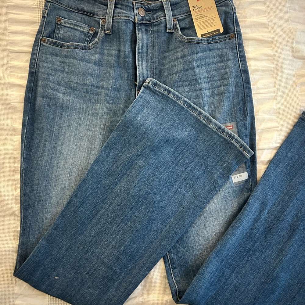 Levi's Women's Flare Blue Jeans